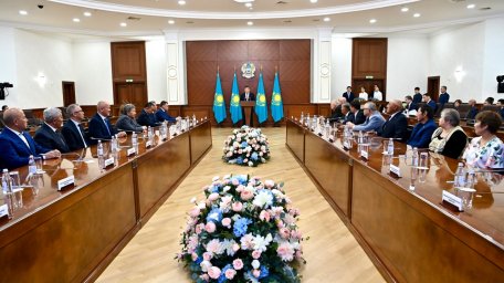 ​Премьер-министр Олжас Бектенов марапаттар табыс етті