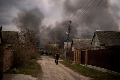 УКРАИНА ХАЛҚЫ ЕРЛІК пен ПАРАСАТТЫҢ ҮЛГІСІН КӨРСЕТУДЕ