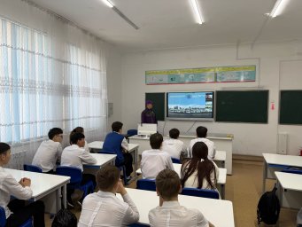 Барлық өңірдің оқушыларымен кәсіби бағдар беру жөнінде онлайн-кездесу өткізілді