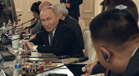 Я не вижу никаких осложняющих моментов в развитии наших отношений
