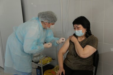 ​ҚАЛАМЫЗДА ВАКЦИНАЦИЯ БАСТАЛДЫ