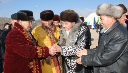 АҒАЙЫН ТАТУ БОЛСА АТ КӨП...